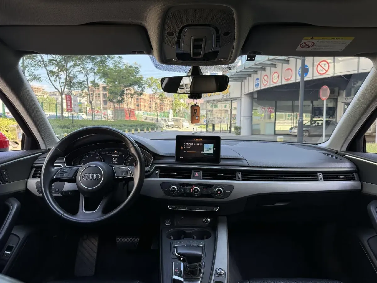 2019 Audi A4L 2.0T 190HP L4 7DCT,autocango,china used car exporter,china ev exporter,chinese used car exporter,chinese used ev exporter