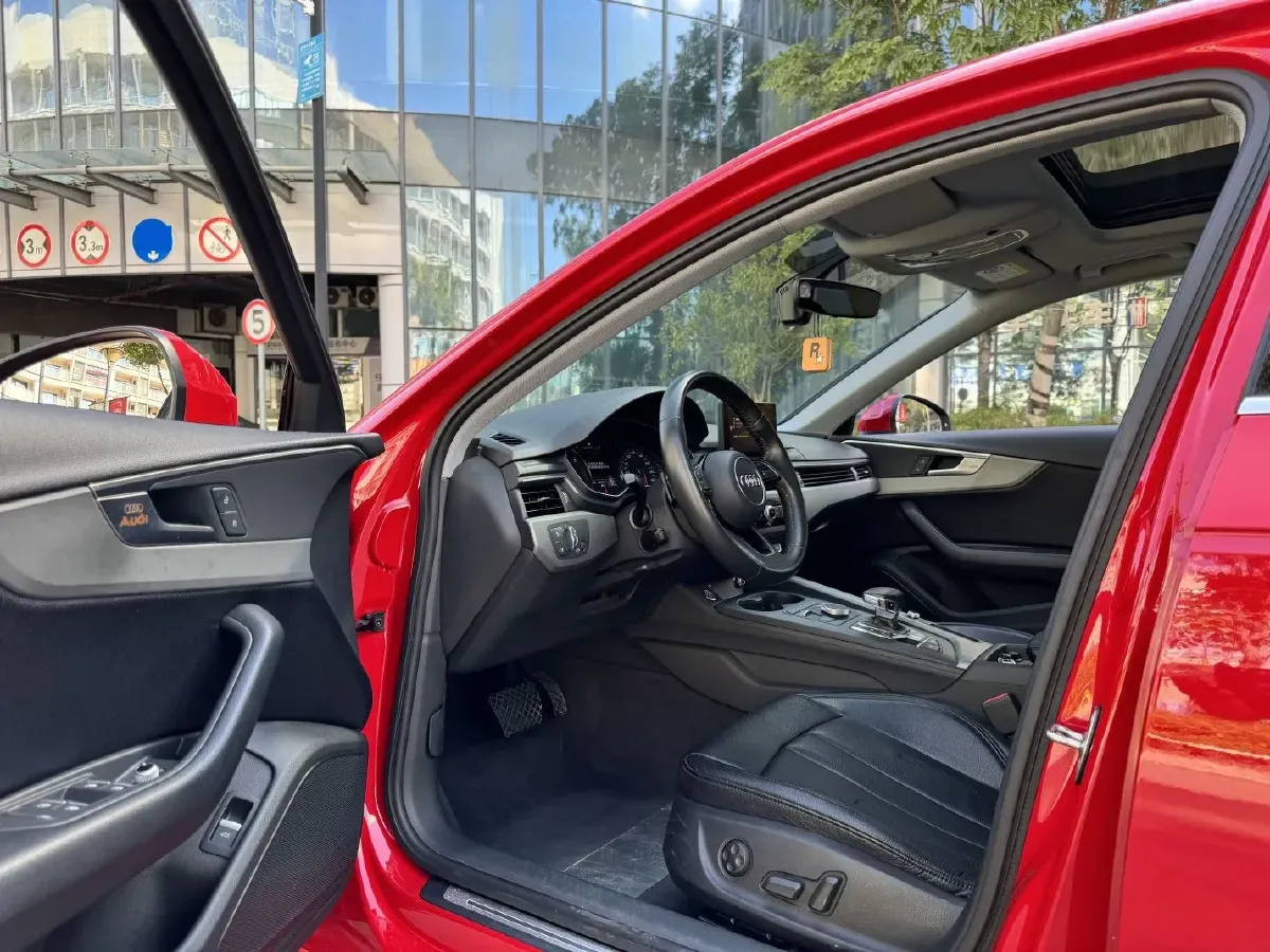 2019 Audi A4L 2.0T 190HP L4 7DCT,autocango,china used car exporter,china ev exporter,chinese used car exporter,chinese used ev exporter