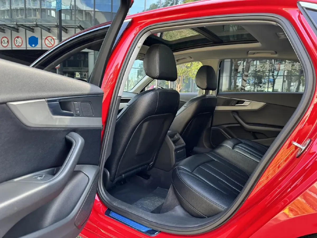 2019 Audi A4L 2.0T 190HP L4 7DCT,autocango,china used car exporter,china ev exporter,chinese used car exporter,chinese used ev exporter