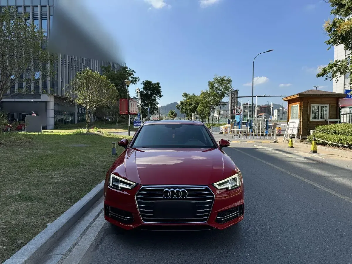 2019 Audi A4L 2.0T 190HP L4 7DCT,autocango,china used car exporter,china ev exporter,chinese used car exporter,chinese used ev exporter