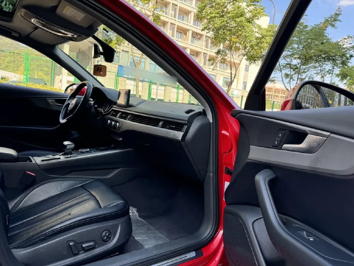 2019 Audi A4L 2.0T 190HP L4 7DCT,autocango,china used car exporter,china ev exporter,chinese used car exporter,chinese used ev exporter