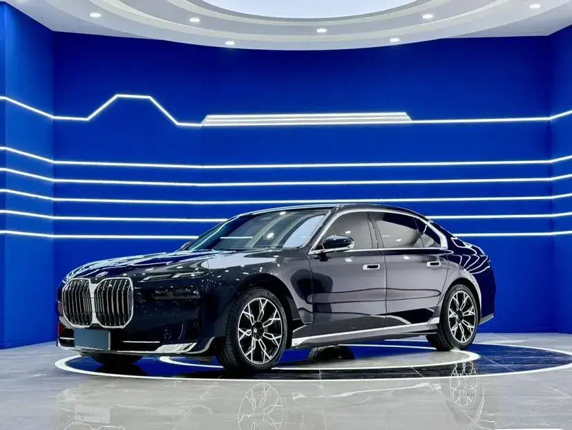 2023 BMW 7 Series 3.0T 272HP L6 8AT