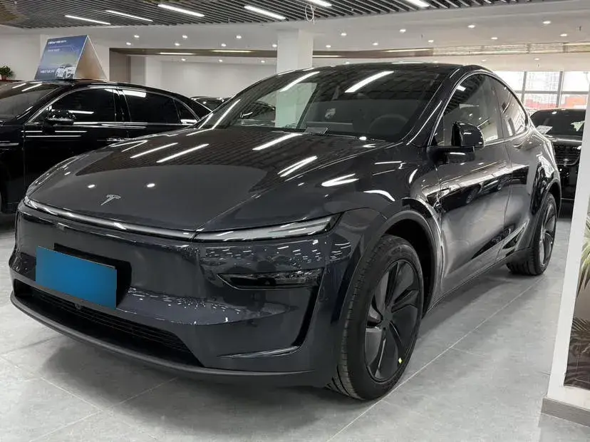 2025 Tesla Model Y BEV 62.5KWH