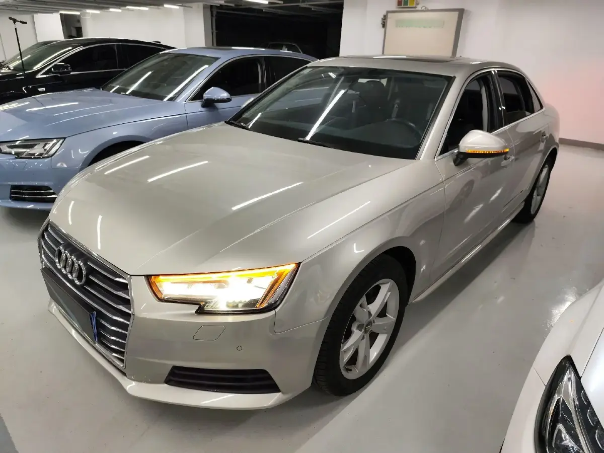 2017 Audi A4L 2.0T 190HP L4 7DCT