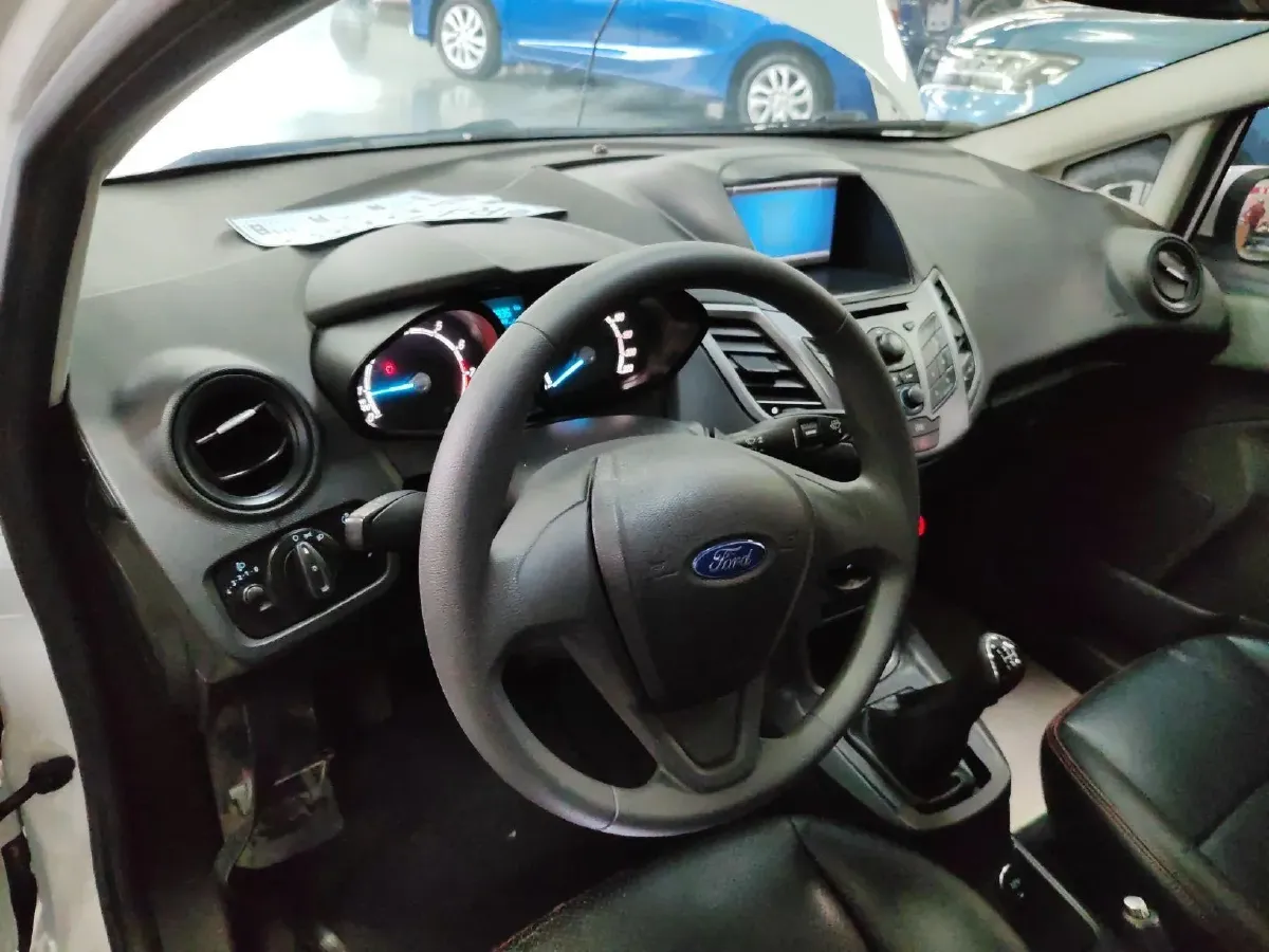 2013 Ford Fiesta 1.5L 110HP L4 5MT,autocango,china used car exporter,china ev exporter,chinese used car exporter,chinese used ev exporter