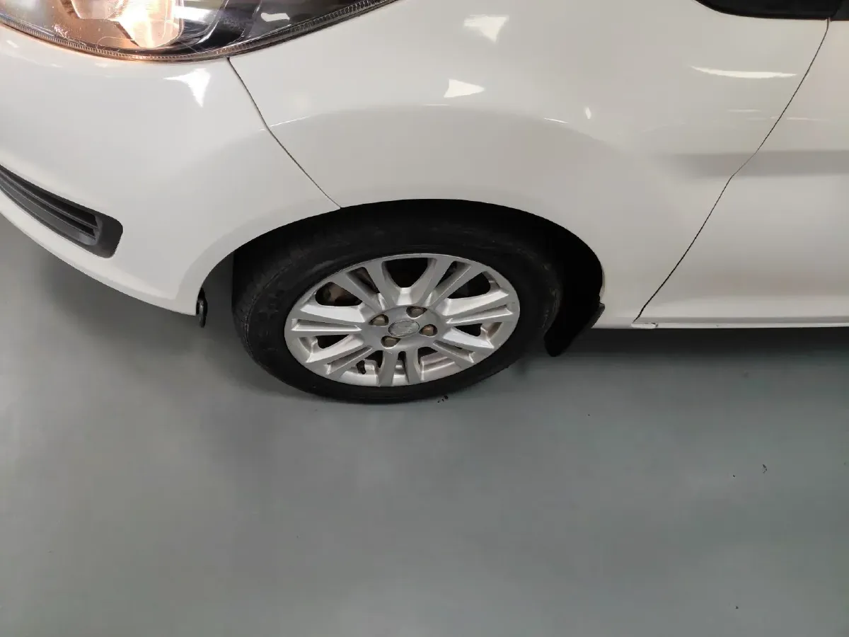 2013 Ford Fiesta 1.5L 110HP L4 5MT,autocango,china used car exporter,china ev exporter,chinese used car exporter,chinese used ev exporter