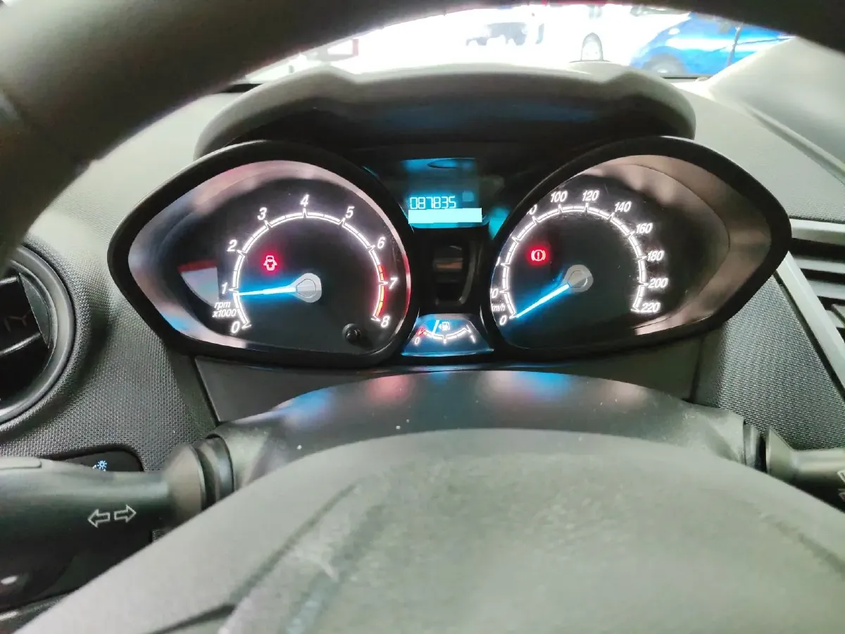 2013 Ford Fiesta 1.5L 110HP L4 5MT,autocango,china used car exporter,china ev exporter,chinese used car exporter,chinese used ev exporter