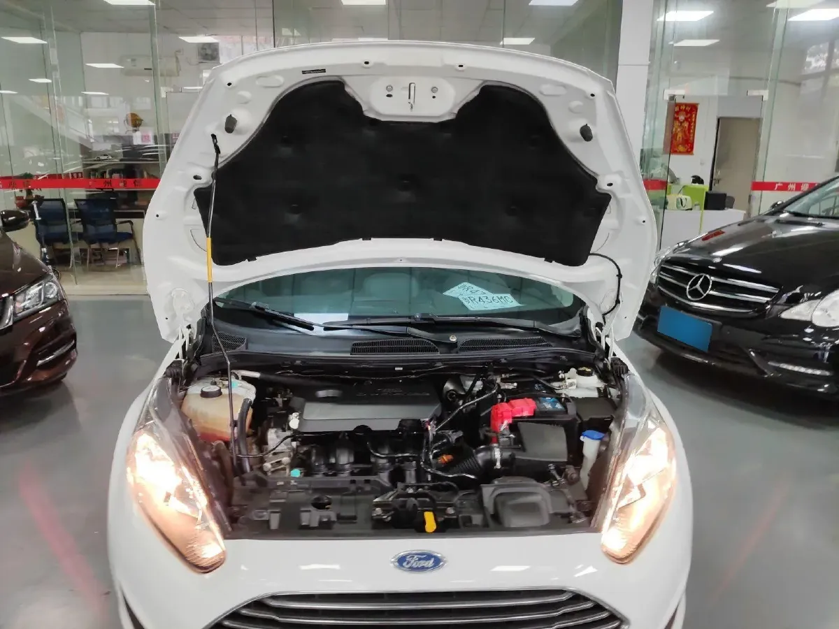 2013 Ford Fiesta 1.5L 110HP L4 5MT,autocango,china used car exporter,china ev exporter,chinese used car exporter,chinese used ev exporter