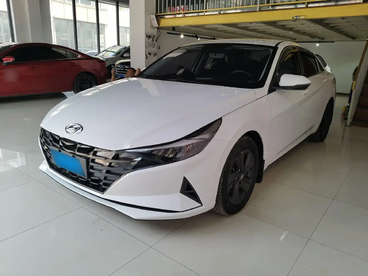 2022 Hyundai Elantra 1.5L 115HP L4 CVT