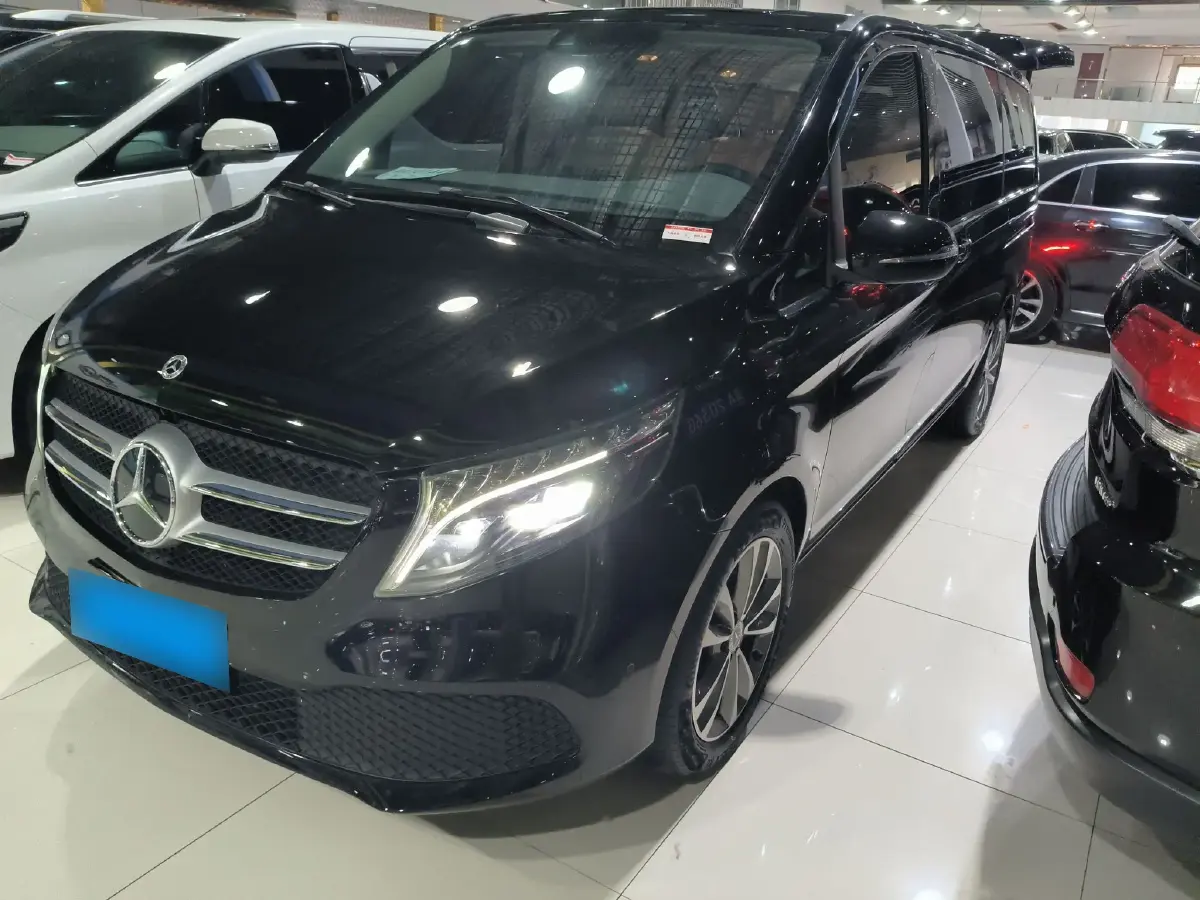 2022 Mercedes-Benz V Class 2.0T 211HP L4 9AT