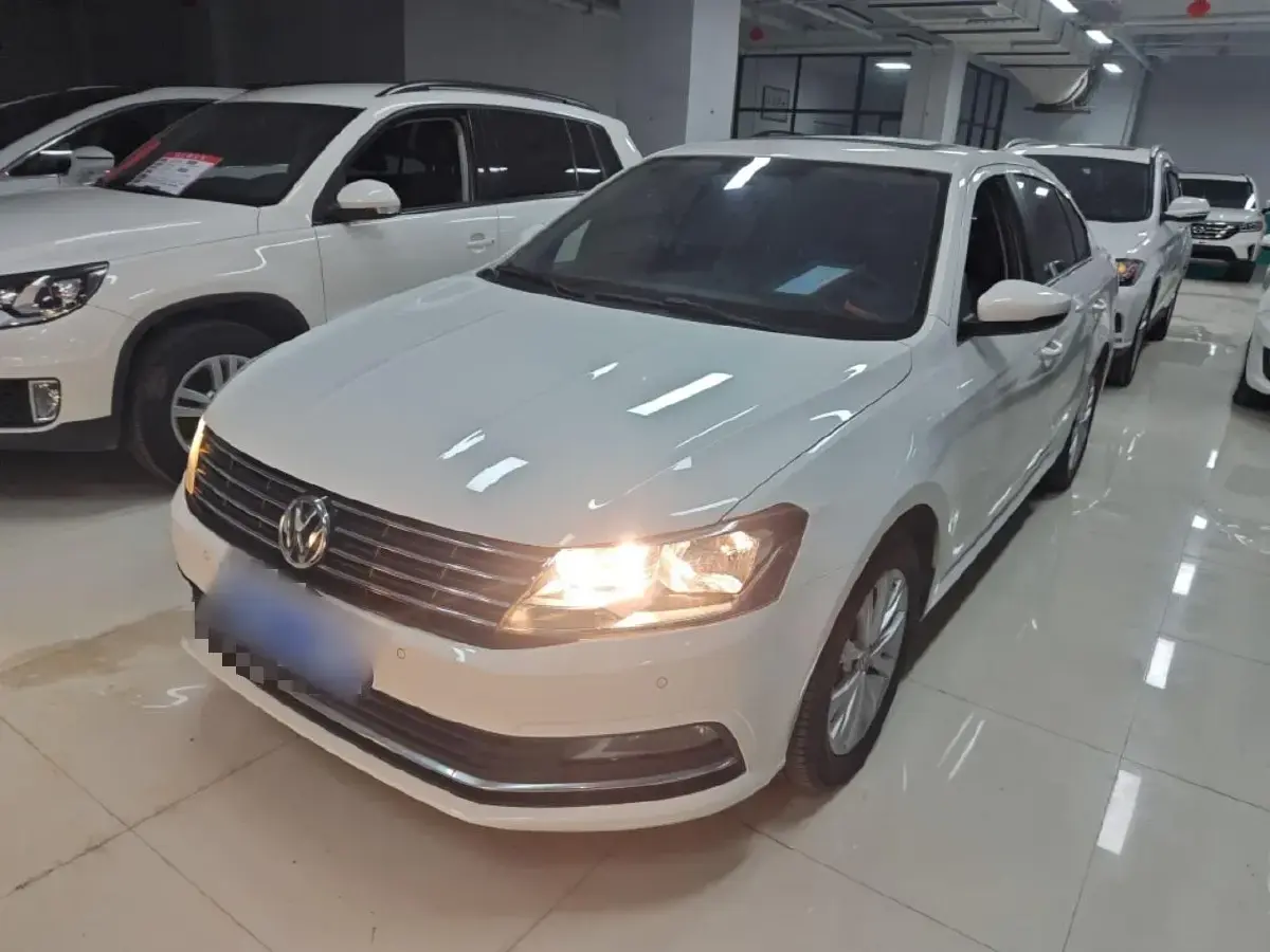 2015 Volkswagen Lavida 1.6L 110HP L4 6AT