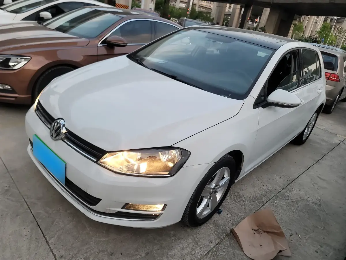 2016 Volkswagen Golf 1.6L 110HP L4 6AT