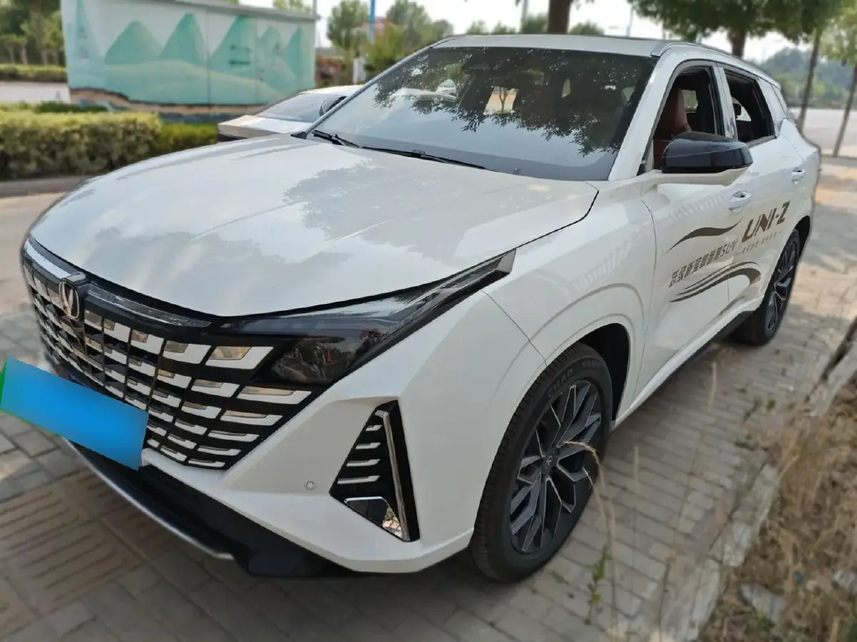 2025 ChangAn UNI-Z 1.5T 188HP L4 7DCT