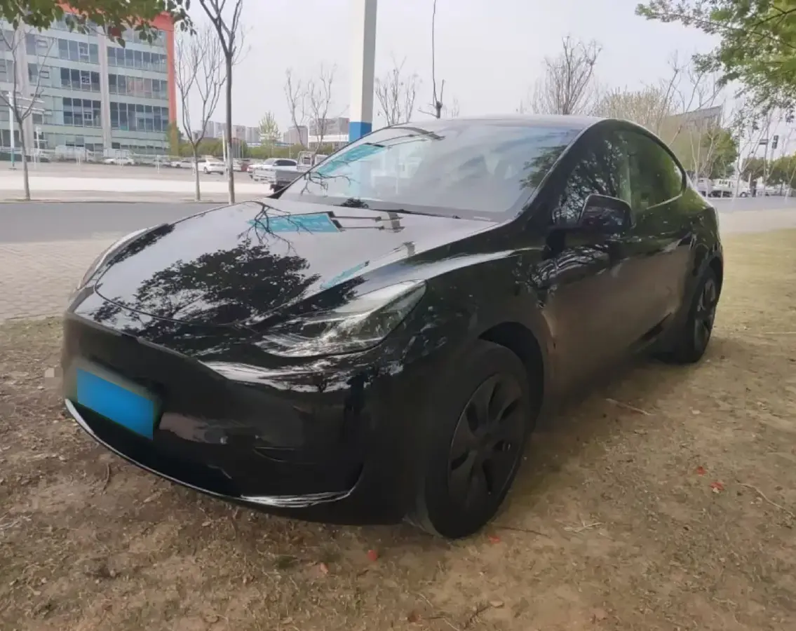 2023 Tesla Model Y BEV 60KWH