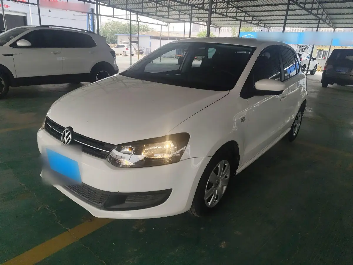 2013 Volkswagen Polo 1.4L 86HP L4 5MT