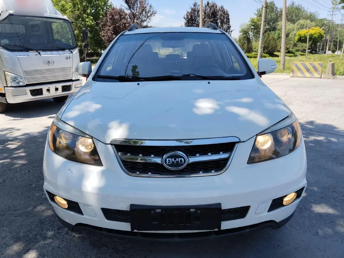 2014 BYD S6 2.0L 140HP L4 5MT,autocango,china used car exporter,china ev exporter,chinese used car exporter,chinese used ev exporter