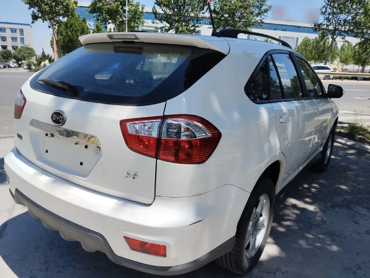 2014 BYD S6 2.0L 140HP L4 5MT,autocango,china used car exporter,china ev exporter,chinese used car exporter,chinese used ev exporter