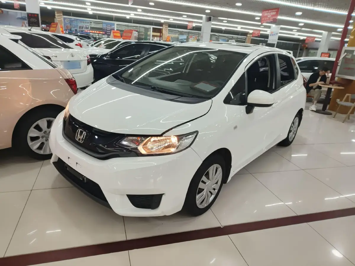 2016 Honda Fit 1.5L 131HP L4 CVT