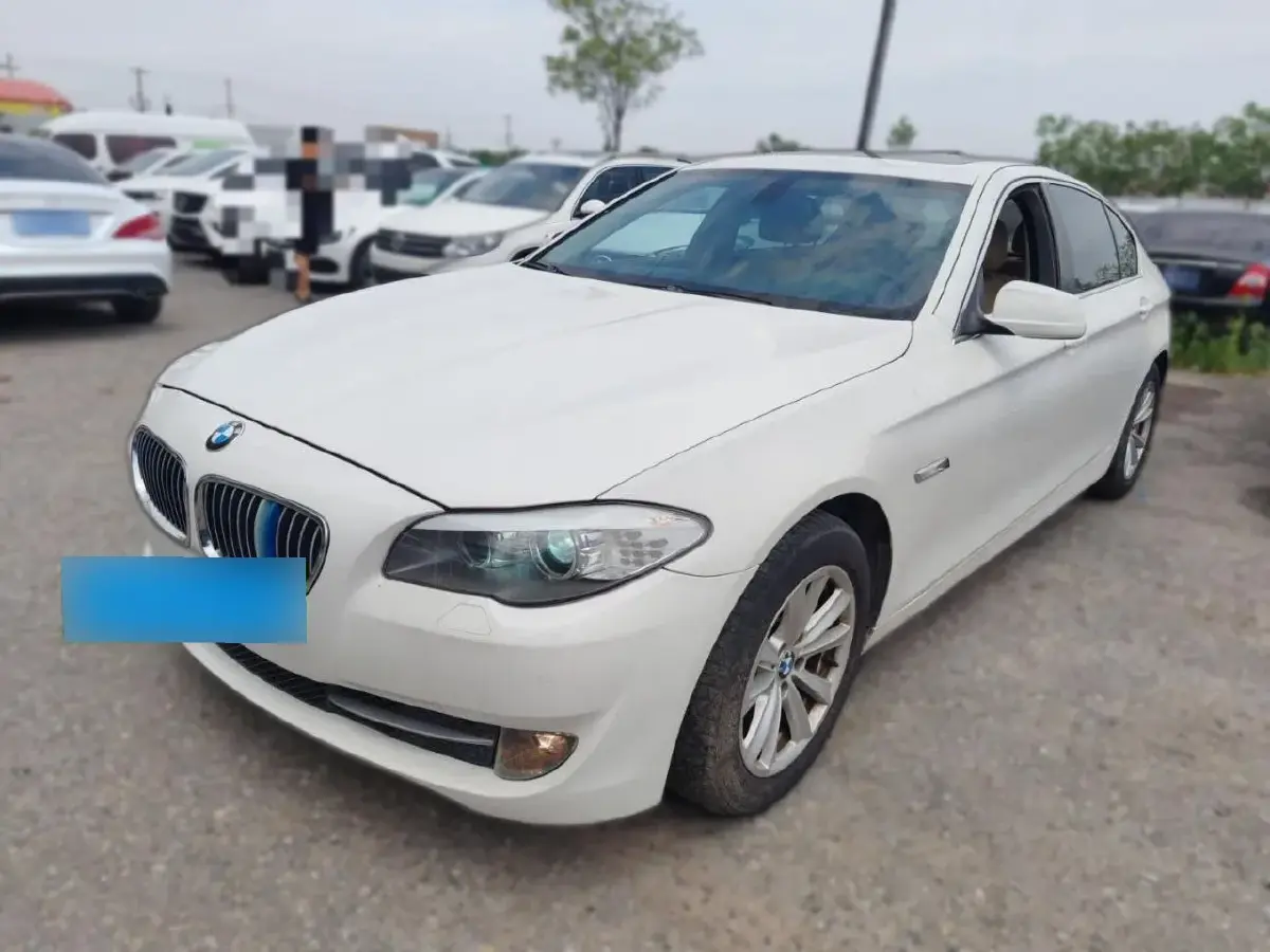 2012 BMW 5 Series 2.5L 204HP L6 8AT