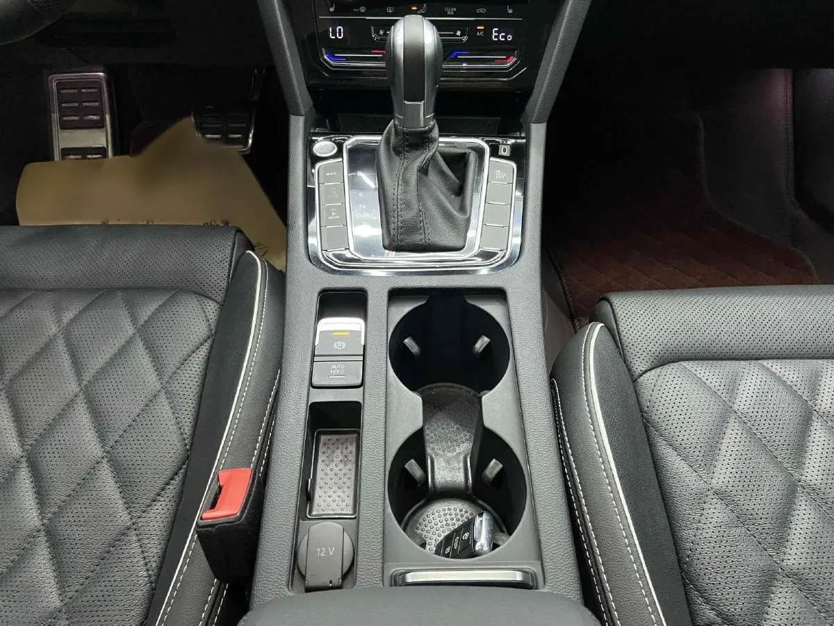 2022 Volkswagen Magotan GTE 1.4T 150HP L4 6DCT PHEV 13KWH,autocango,china used car exporter,china ev exporter,chinese used car exporter,chinese used ev exporter