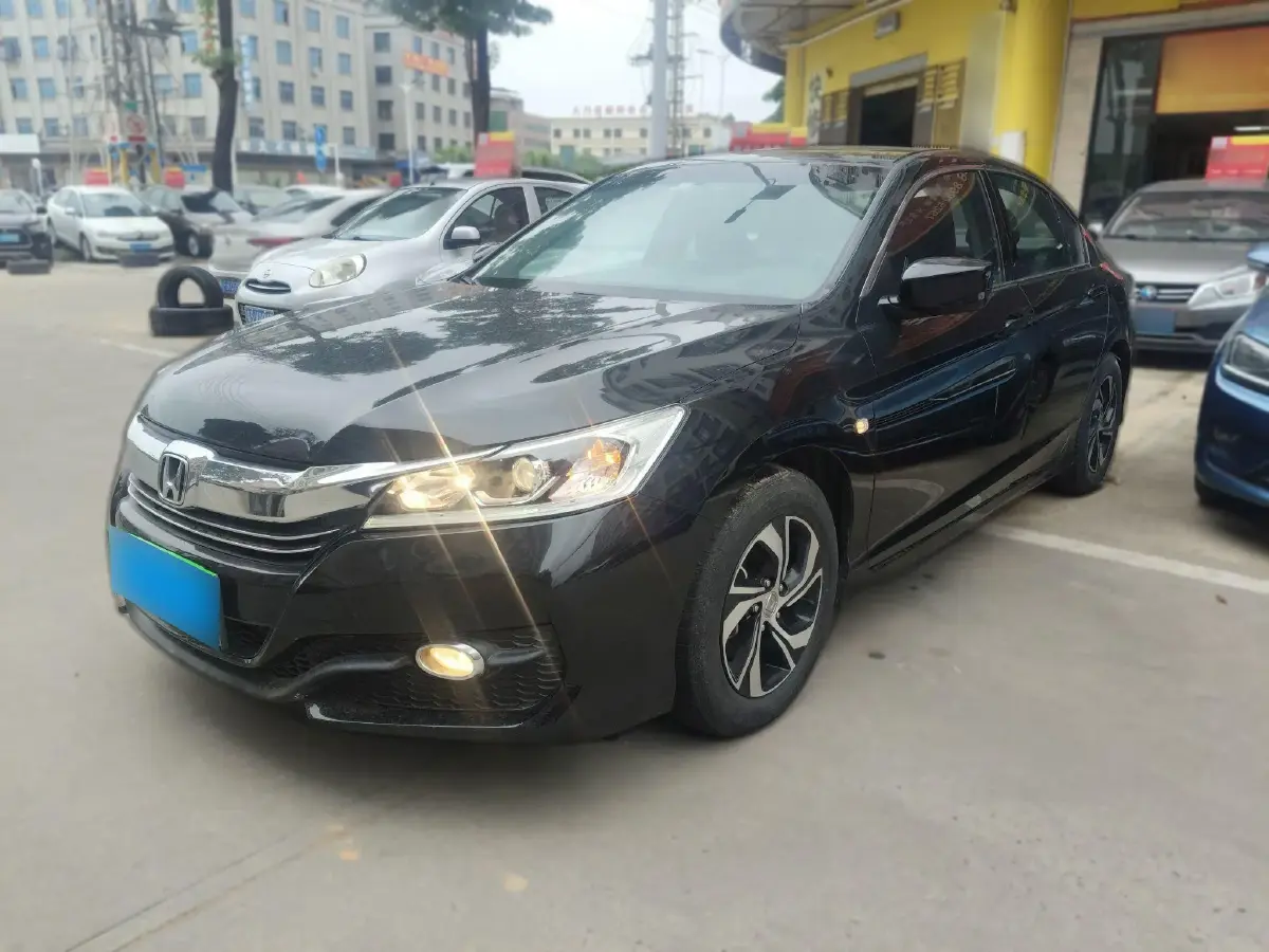 2016 Honda Accord 2.0L 155HP L4 CVT