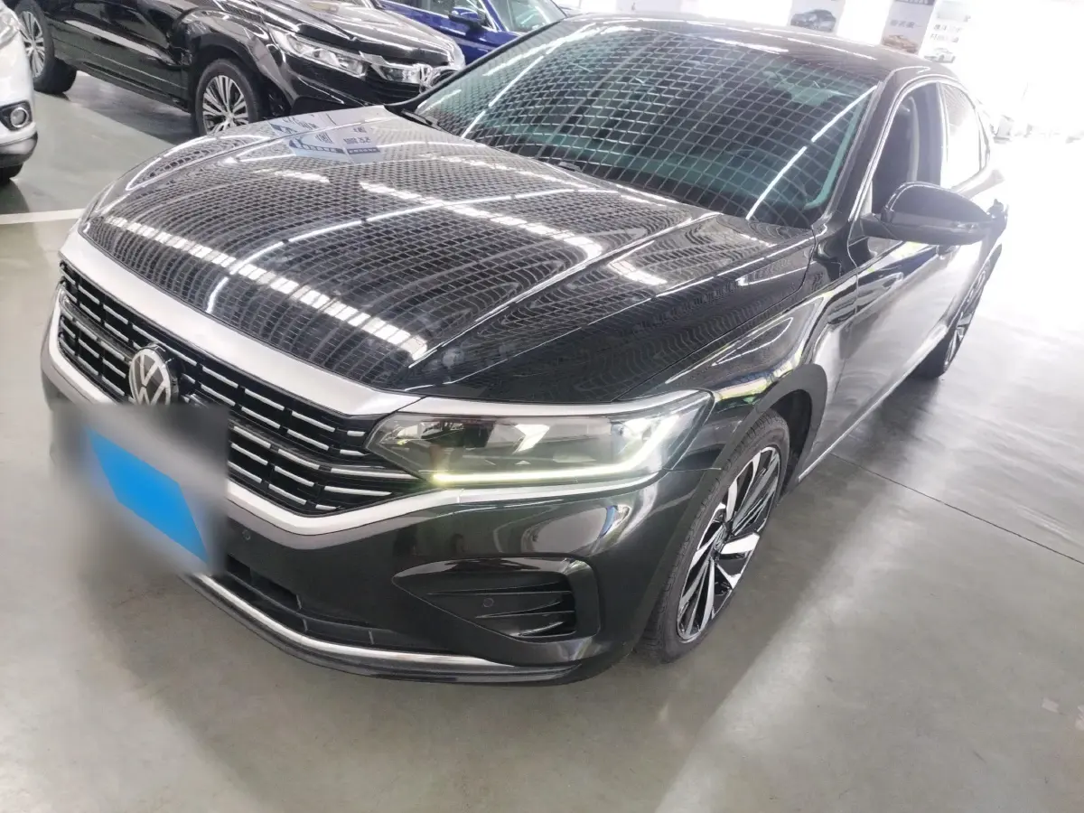 2022 Volkswagen Passat 2.0T 186HP L4 7DCT