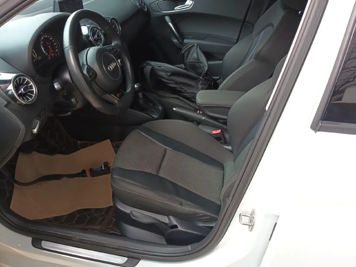 2013 Audi A1 1.4T 122HP L4 7DCT,autocango,china used car exporter,china ev exporter,chinese used car exporter,chinese used ev exporter