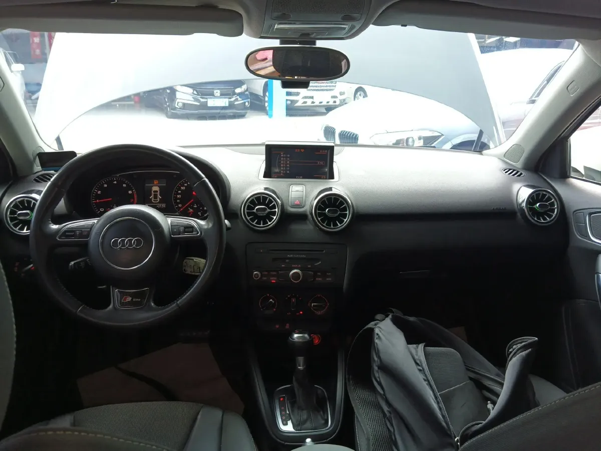 2013 Audi A1 1.4T 122HP L4 7DCT,autocango,china used car exporter,china ev exporter,chinese used car exporter,chinese used ev exporter