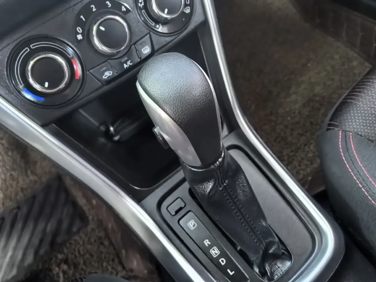 2015 Suzuki S-cross 1.6L 122HP L4 CVT,autocango,china used car exporter,china ev exporter,chinese used car exporter,chinese used ev exporter