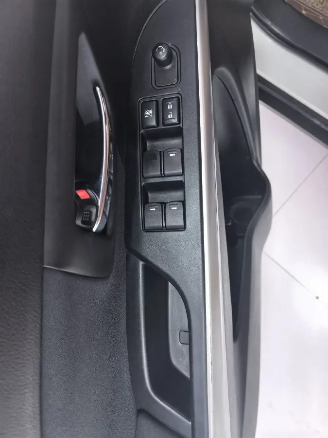 2015 Suzuki S-cross 1.6L 122HP L4 CVT,autocango,china used car exporter,china ev exporter,chinese used car exporter,chinese used ev exporter