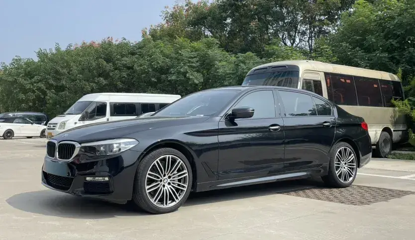 2018 BMW 5 Series 2.0T 252HP L4 8AT