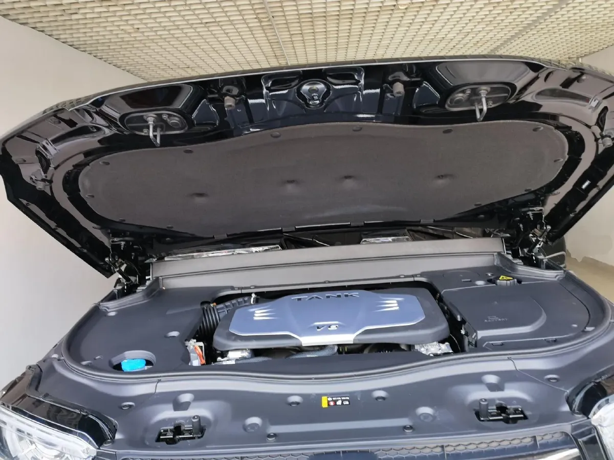 2024 Tank 700 3.0T 360HP V6 9AT PHEV 37.1KWH,autocango,china used car exporter,china ev exporter,chinese used car exporter,chinese used ev exporter