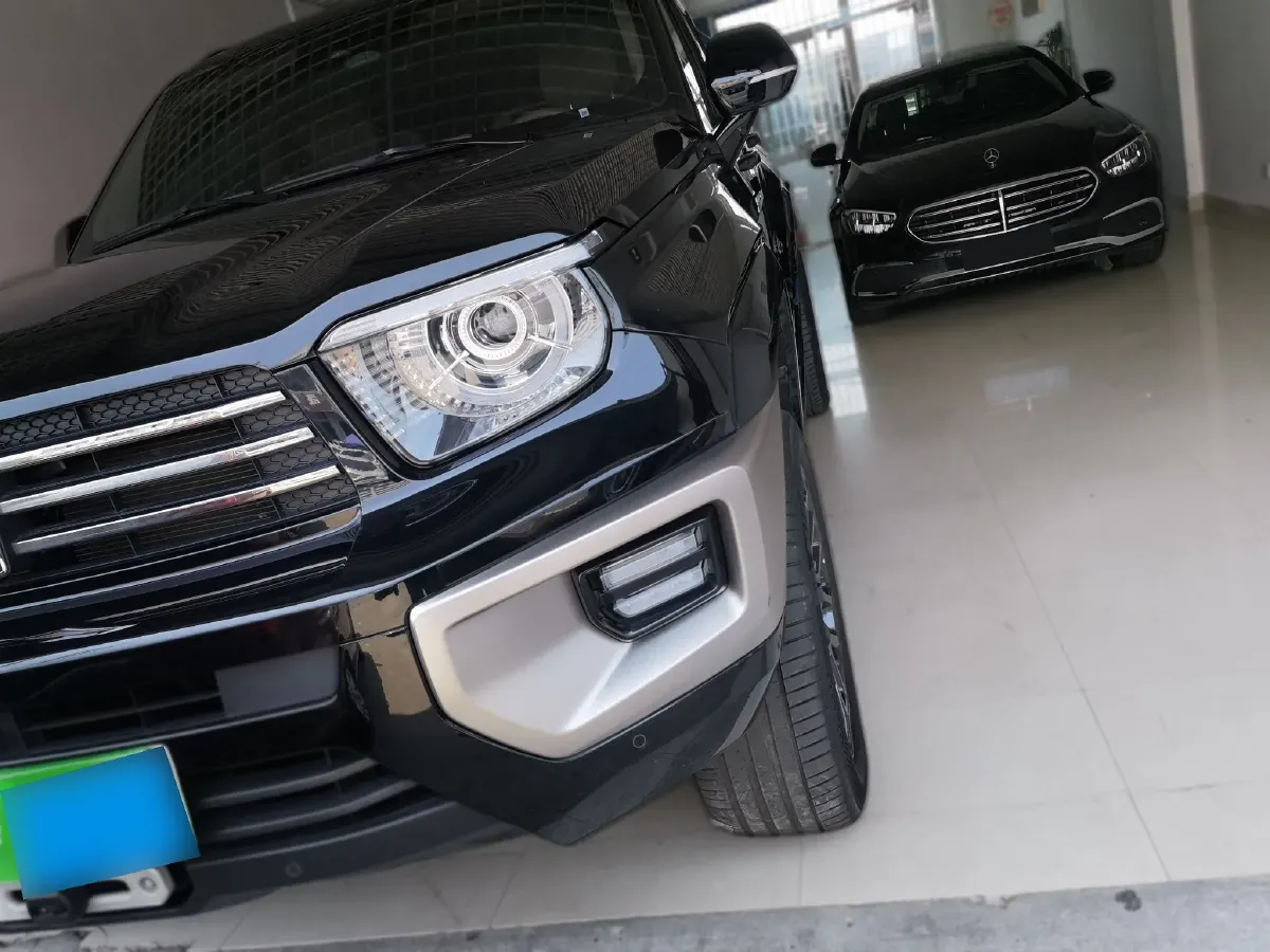 2024 Tank 700 3.0T 360HP V6 9AT PHEV 37.1KWH,autocango,china used car exporter,china ev exporter,chinese used car exporter,chinese used ev exporter