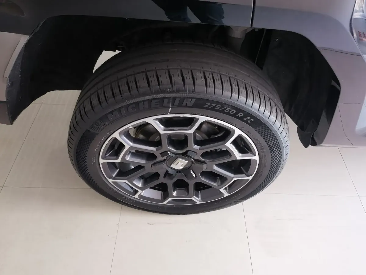 2024 Tank 700 3.0T 360HP V6 9AT PHEV 37.1KWH,autocango,china used car exporter,china ev exporter,chinese used car exporter,chinese used ev exporter