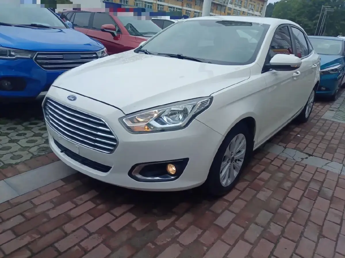 2015 Ford Escort 1.5L 113HP L4 6AT