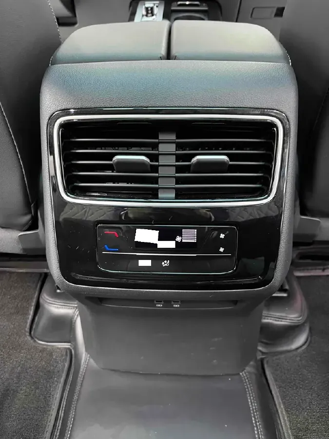 2024 Volkswagen Tavendor 2.0T 220HP L4 7DCT,autocango,china used car exporter,china ev exporter,chinese used car exporter,chinese used ev exporter