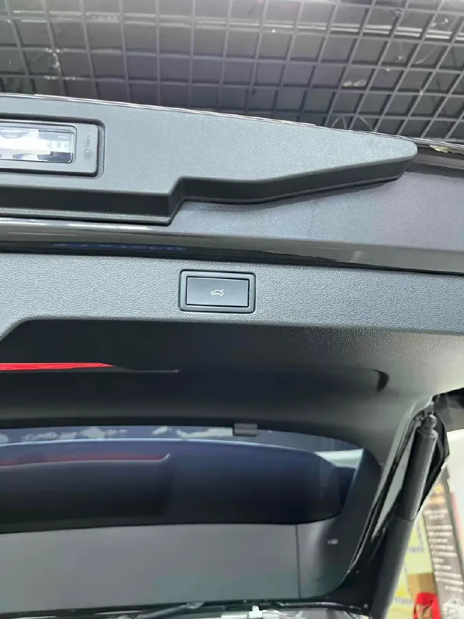 2024 Volkswagen Tavendor 2.0T 220HP L4 7DCT,autocango,china used car exporter,china ev exporter,chinese used car exporter,chinese used ev exporter