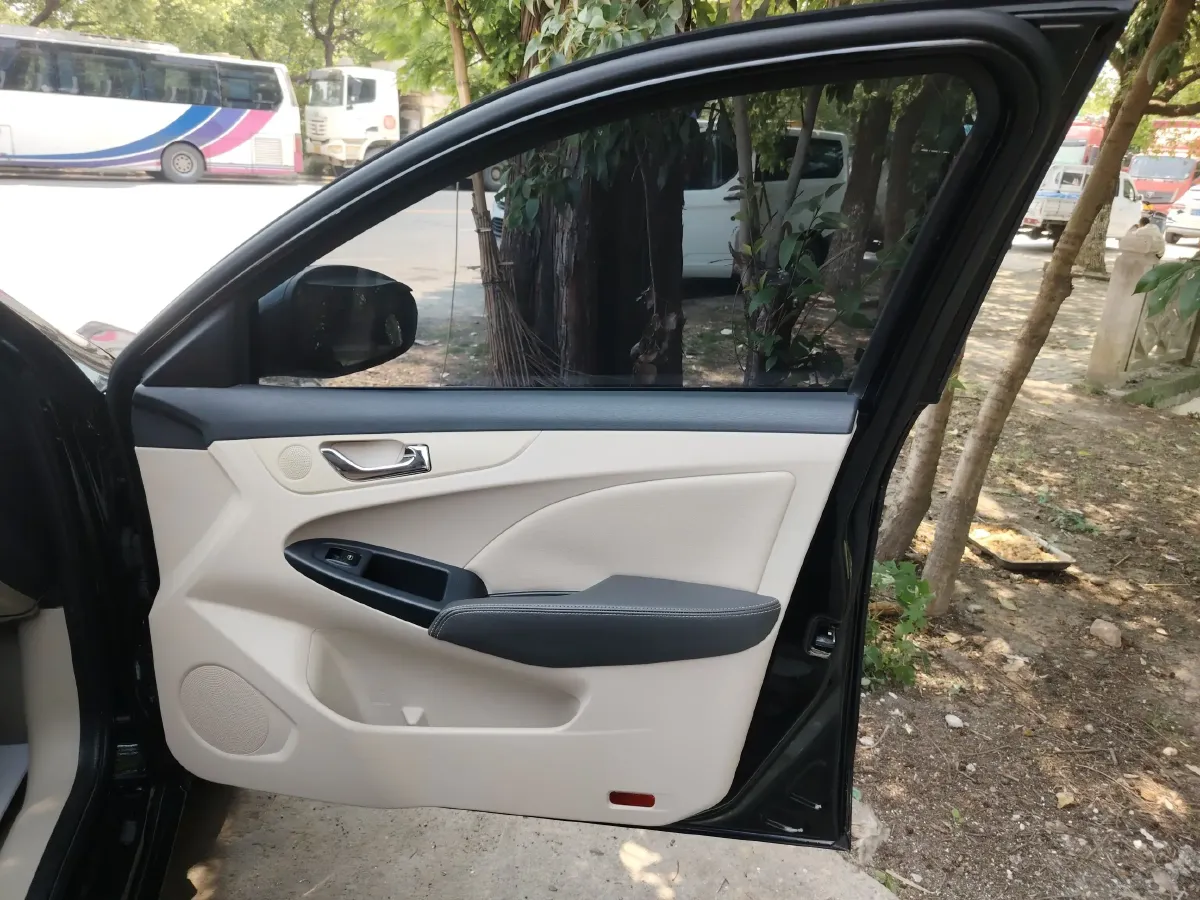 2015 Chery Arrizo 7 1.6L 126HP L4 5MT,autocango,china used car exporter,china ev exporter,chinese used car exporter,chinese used ev exporter