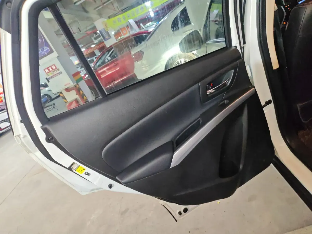 2015 Suzuki S-cross 1.6L 122HP L4 CVT,autocango,china used car exporter,china ev exporter,chinese used car exporter,chinese used ev exporter