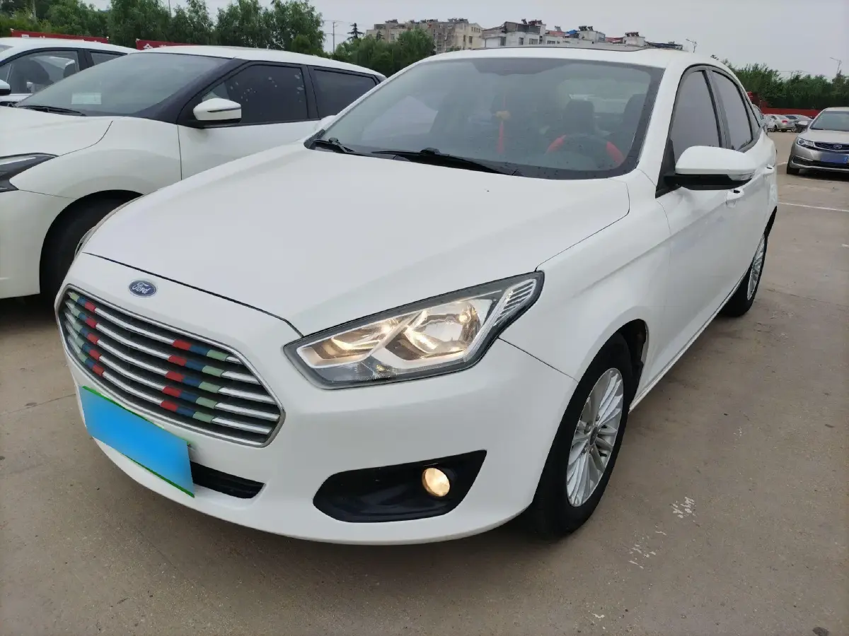 2017 Ford Escort 1.5L 113HP L4 5MT