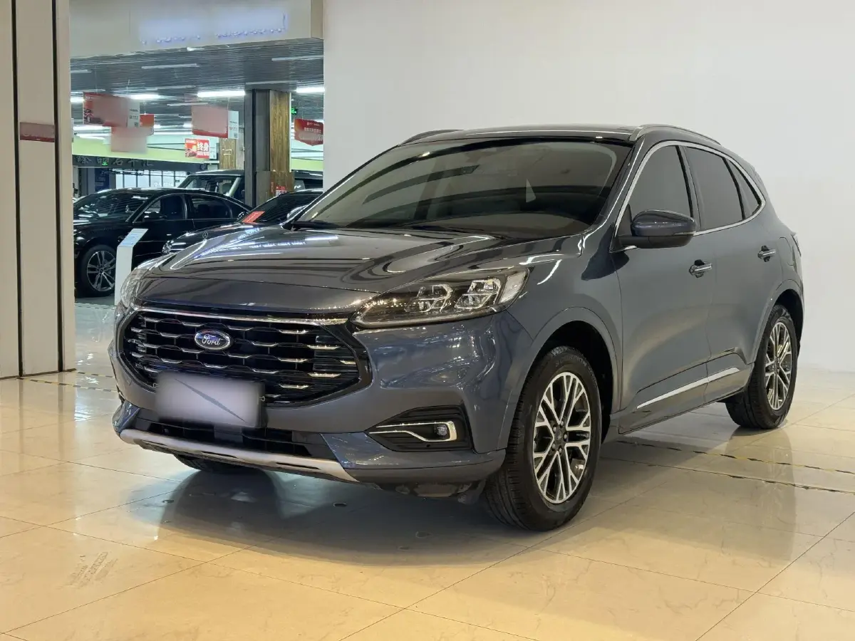 2020 Ford Escape 2.0T 248HP L4 8AT