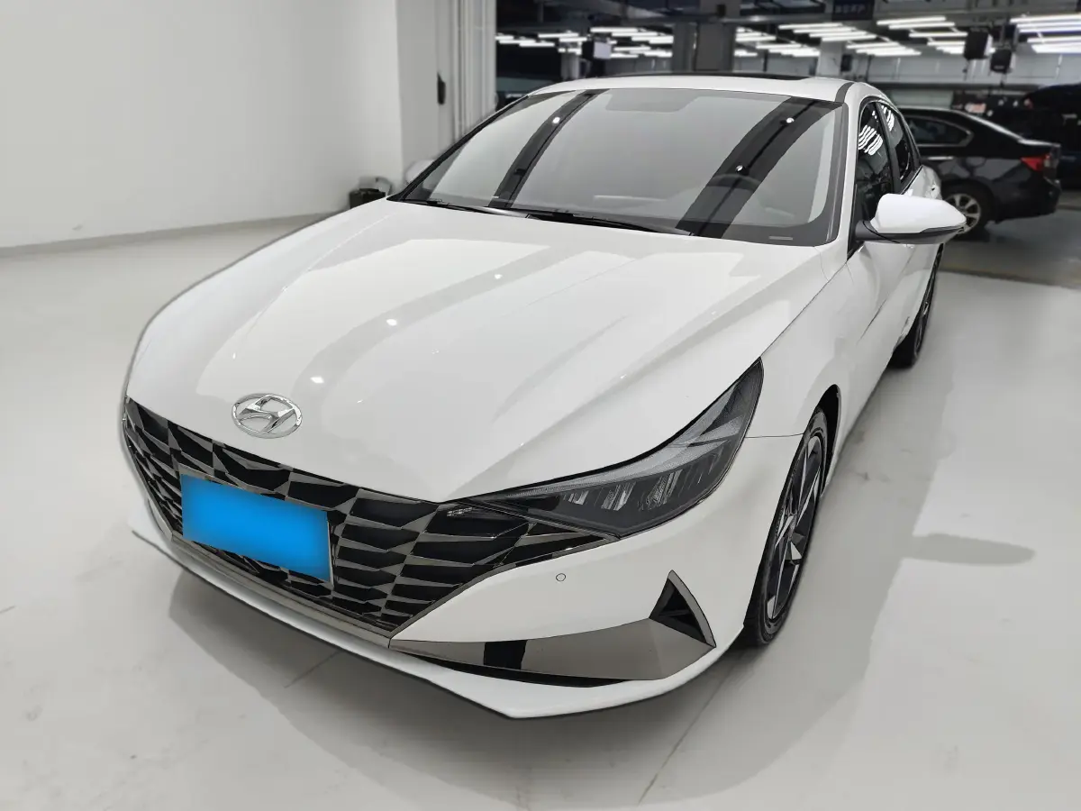2022 Hyundai Elantra 1.5L 115HP L4 CVT