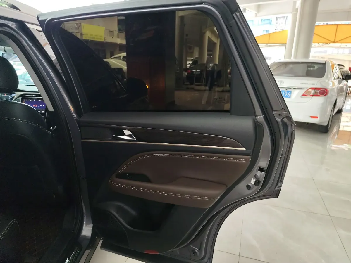 2019 GAC Trumpchi GS5 1.5T 169HP L4 6AT,autocango,china used car exporter,china ev exporter,chinese used car exporter,chinese used ev exporter