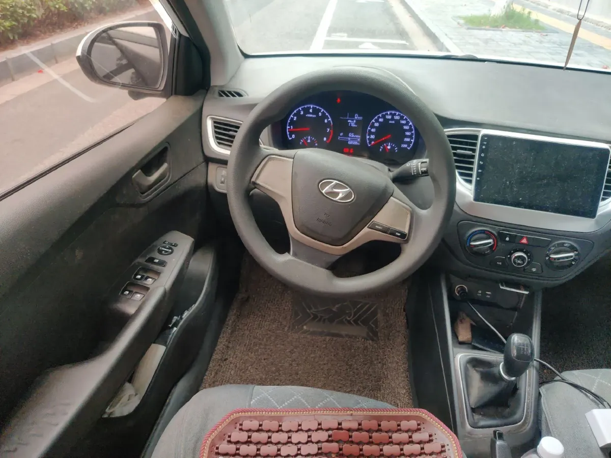 2017 Hyundai Verna RV 1.4L 100HP L4 6MT,autocango,china used car exporter,china ev exporter,chinese used car exporter,chinese used ev exporter
