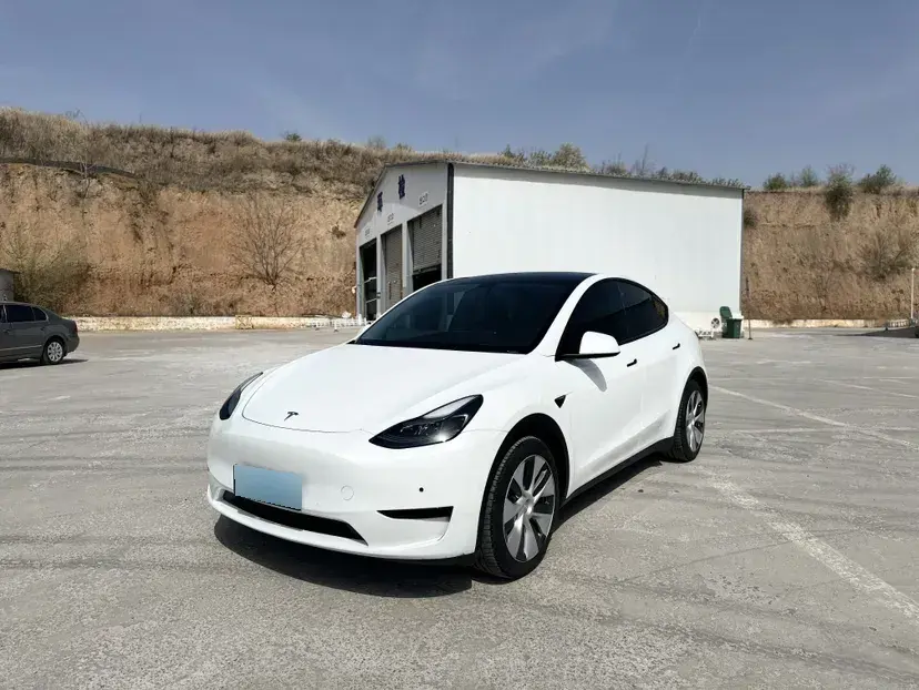 2022 Tesla Model Y BEV 60KWH