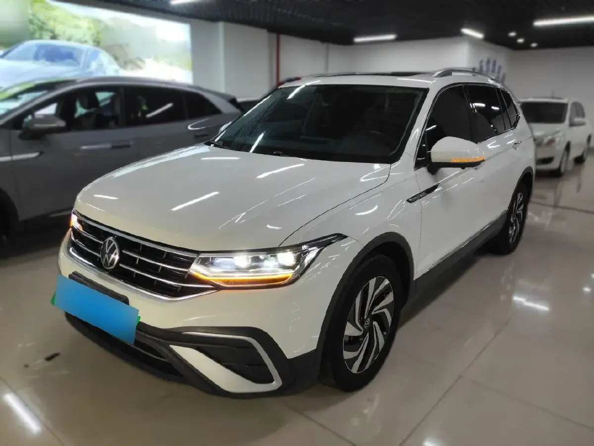 2023 Volkswagen Tiguan L 2.0T 186HP L4 7DCT
