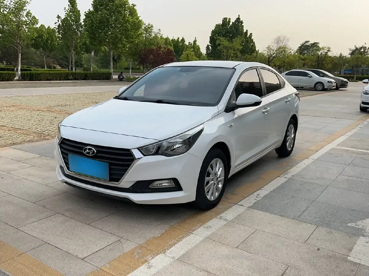 2016 Hyundai Verna 1.4L 100HP L4 6MT