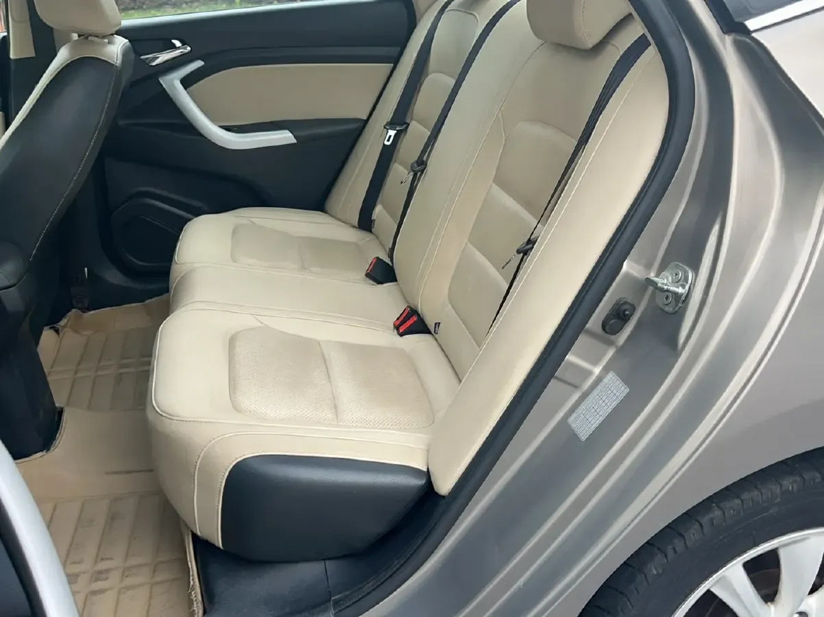 2015 ChangAn Alsvin V7 1.6L 124HP L4 5MT,autocango,china used car exporter,china ev exporter,chinese used car exporter,chinese used ev exporter