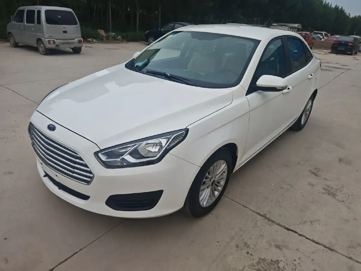 2017 Ford Escort 1.5L 113HP L4 6AT