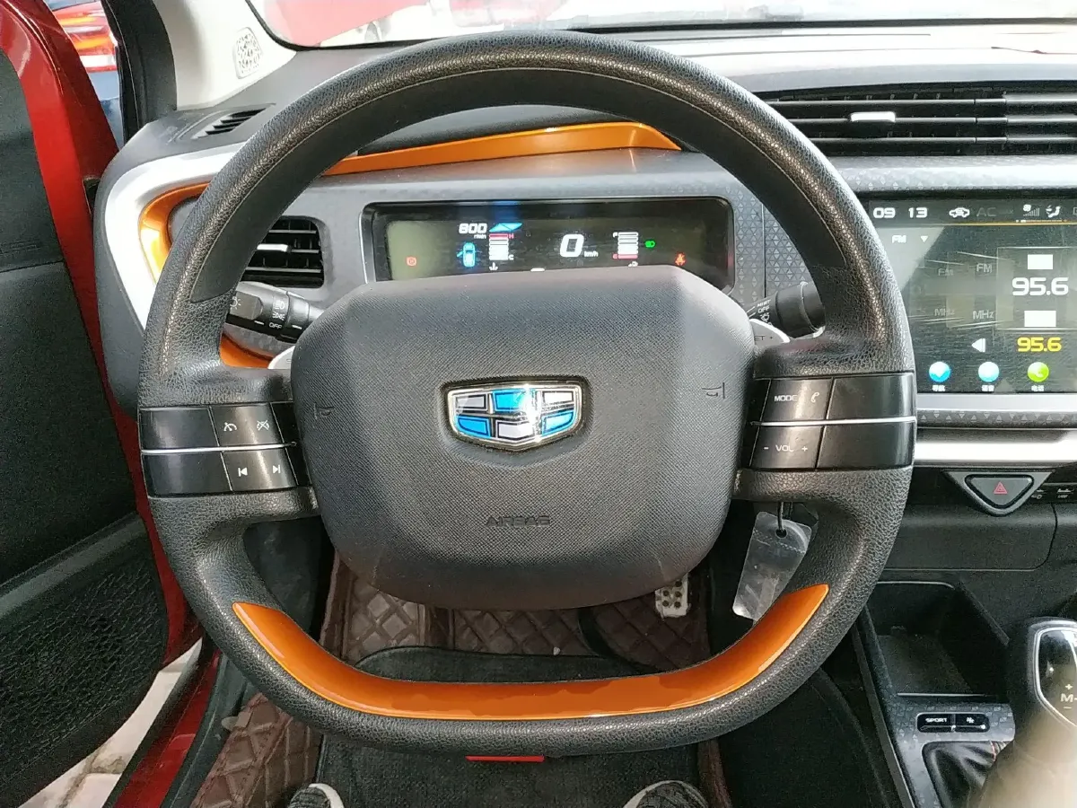 2017 Geely Vision X1 1.3L 88HP L4 4AT,autocango,china used car exporter,china ev exporter,chinese used car exporter,chinese used ev exporter